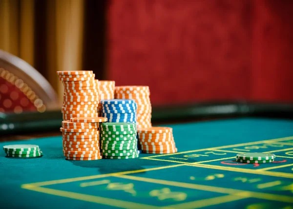 Spin result and payout display